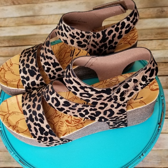 blowfish leopard wedges